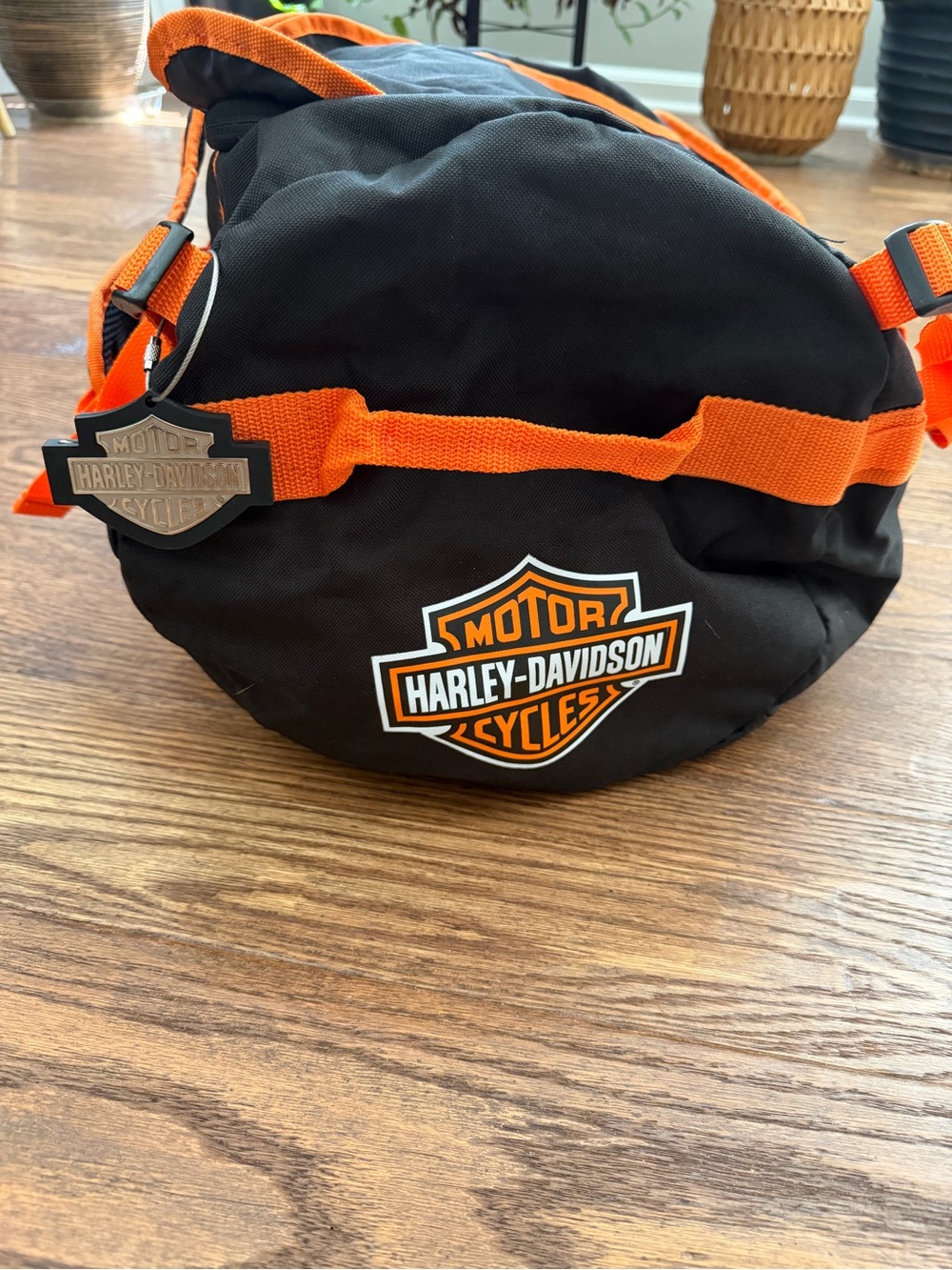 Harley Davidson Black Orange 2 In 1 Duffle Bag/Backpack With Charm
